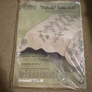 PARAGON NEEDLE CRAFT- VINTAGE Prelude Tablecloth - Cream 51”x70” NEW